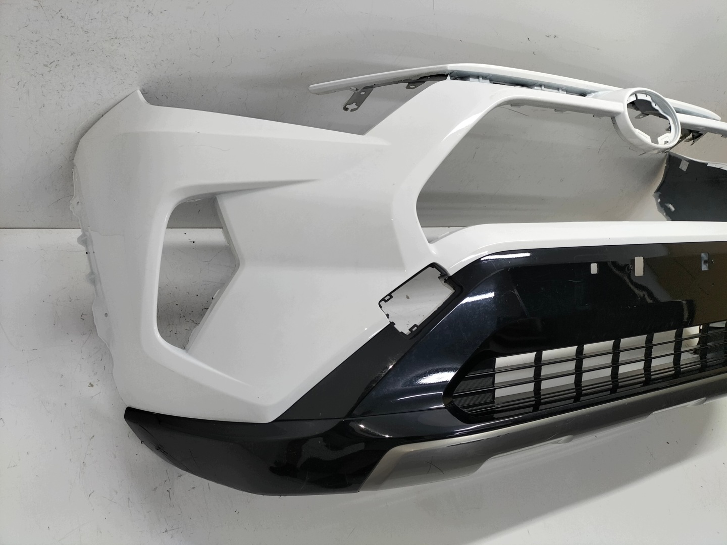 front bumper front TOYOTA RAV4 RAV-4 V 18