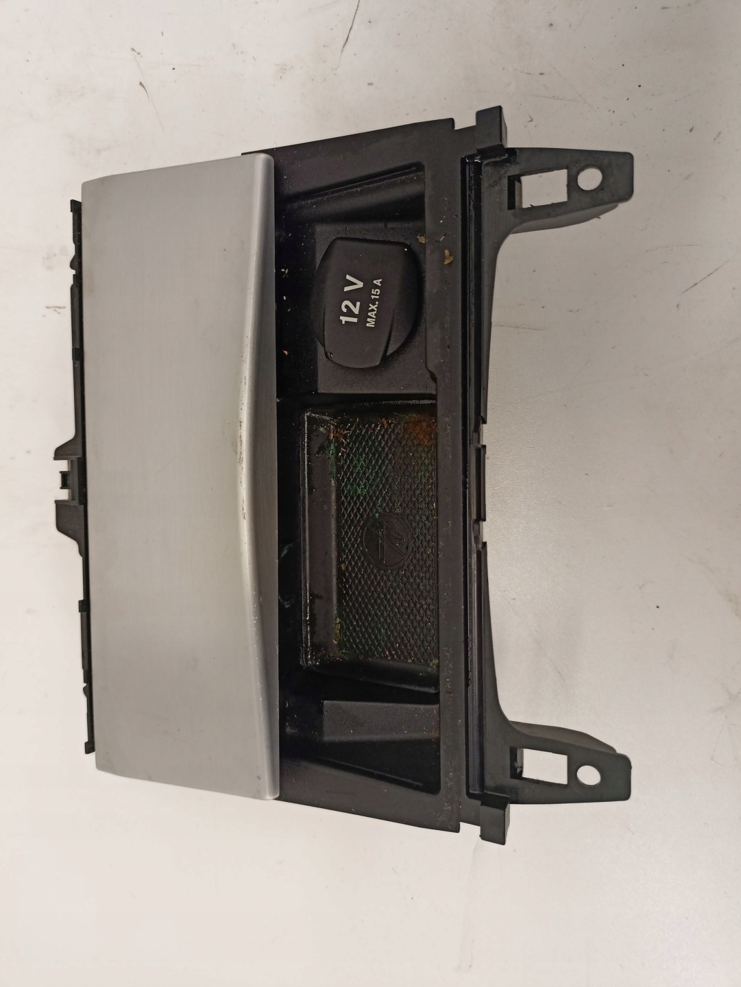 Mercedes C klasa 204 ashtray adapter dekor