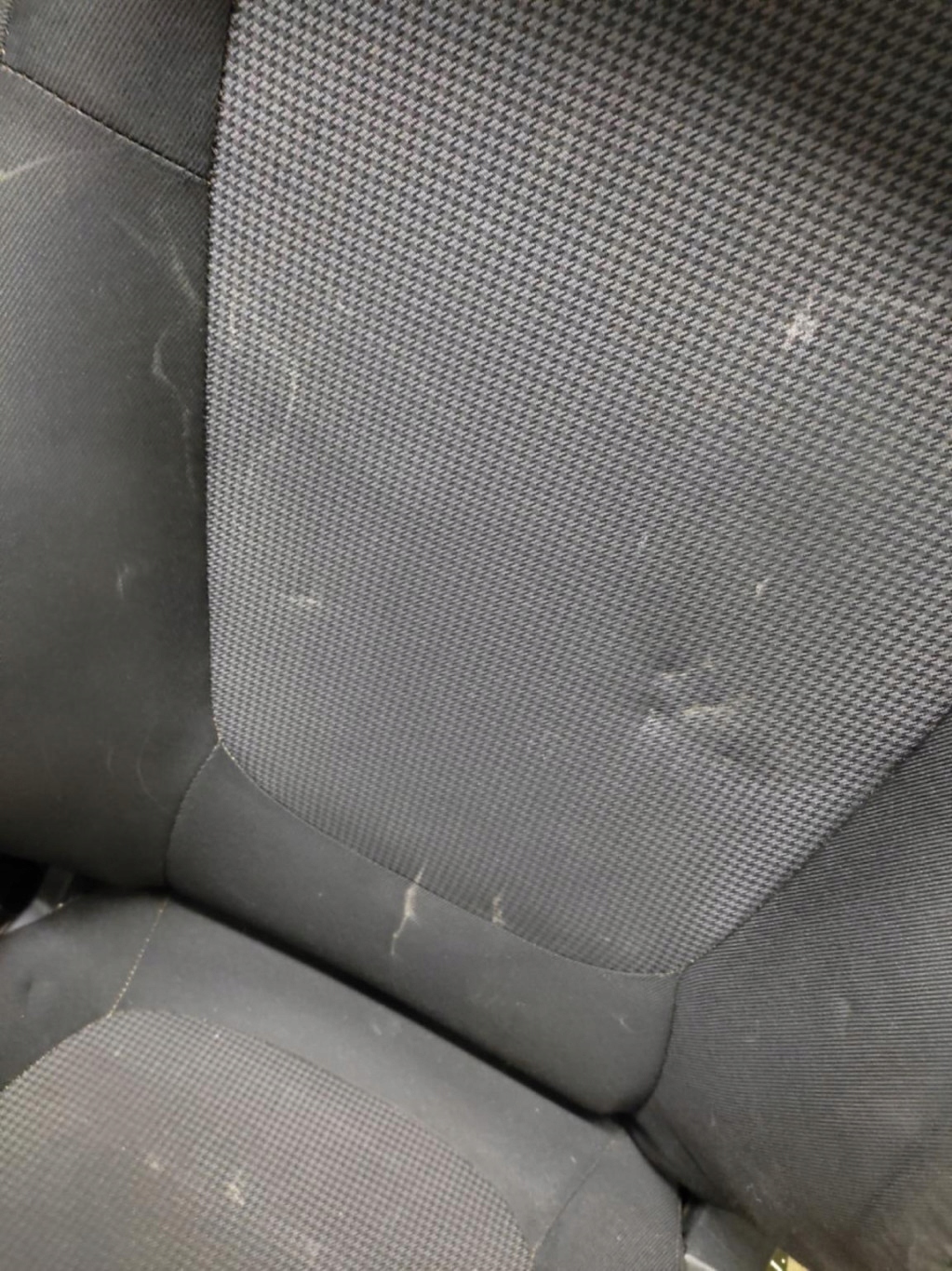 HYUNDAI I20 seats front
