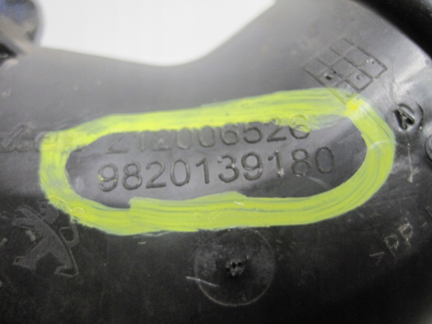 pipe CITROEN PEUGEOT 9820139180