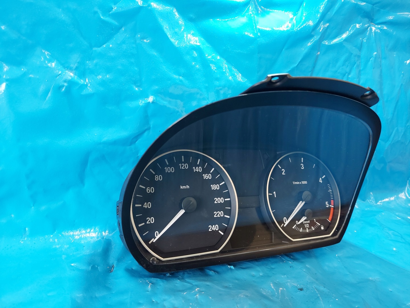 dials clock BMW 1 2.0 B 2010 R E87 924233101