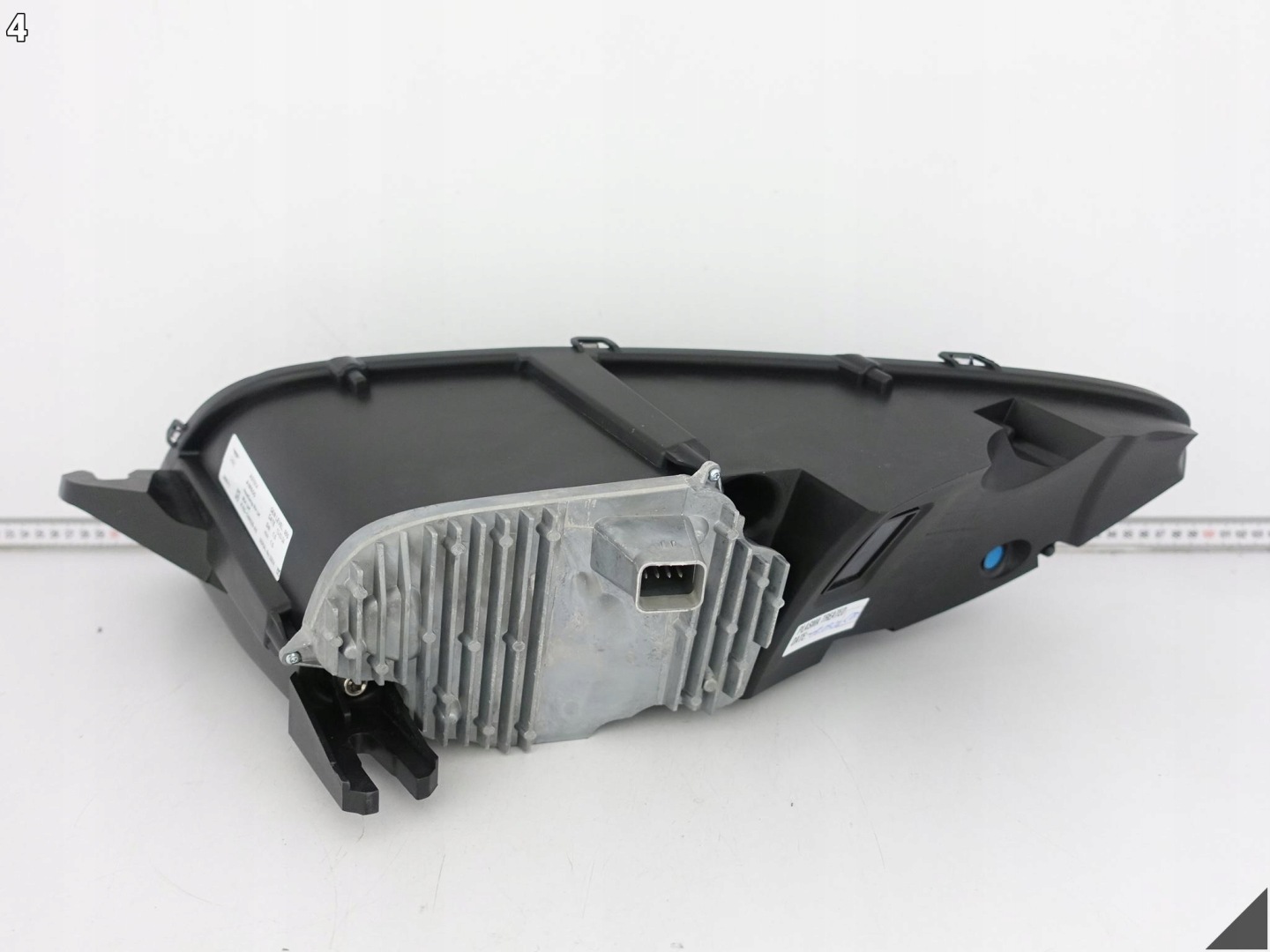 ASTON MARTIN VANTAGE II (2 GENERACJA) 18-24 light FULL LED right front UK