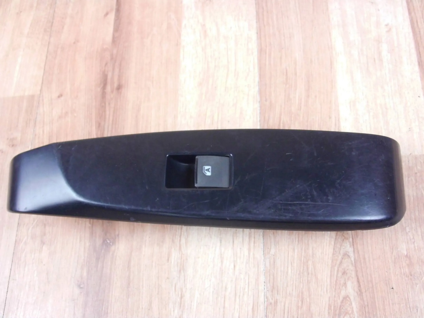 Toyota Camry VIII XV70 panel window control switch right rear part rear AUTO