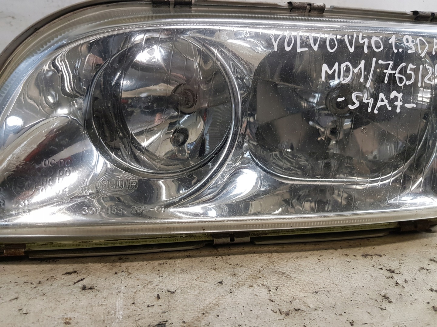 light left front VOLVO V40 FL 1AG007861-41