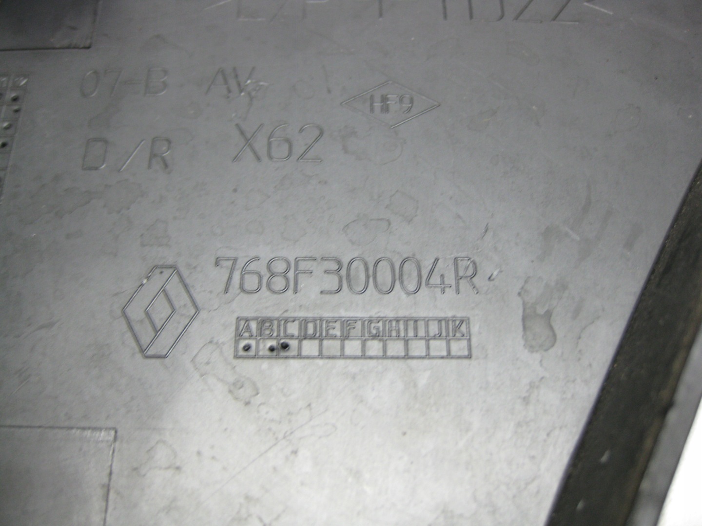 RENAULT MASTER III LIFT moulding side right rear part 768F30004R