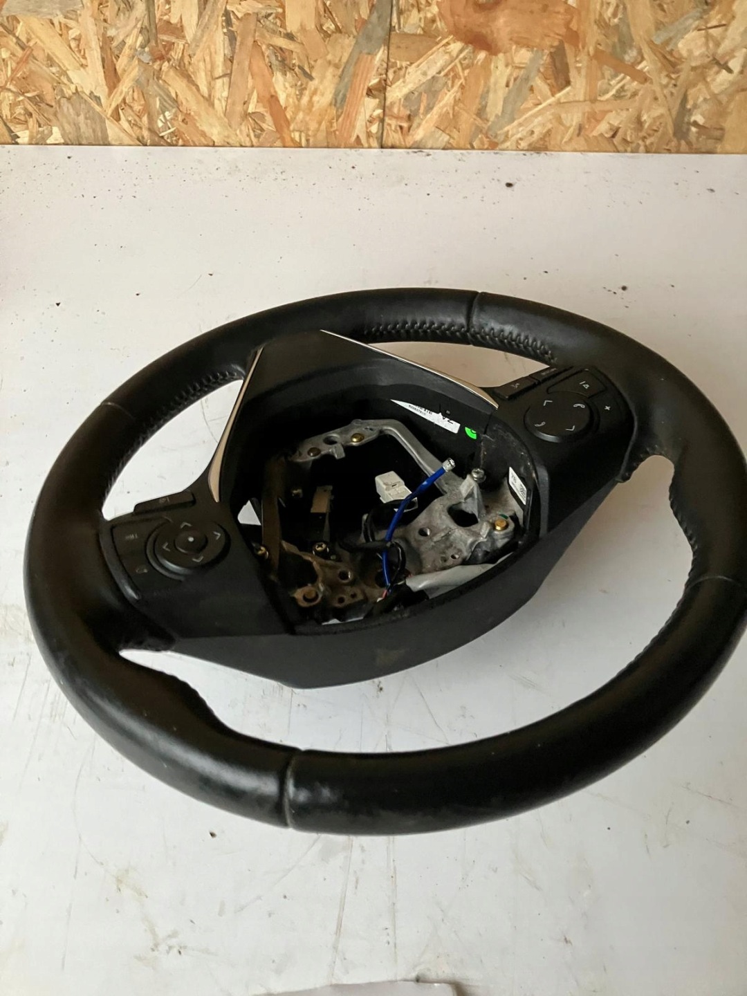 lenkrad Leder AURIS II MULTIFUNKCJA RADAR