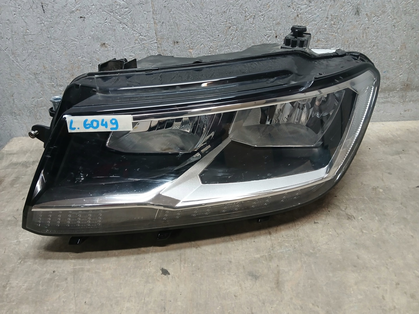 light front left VW TIGUAN II 2 5NN 15-19 5NN941005