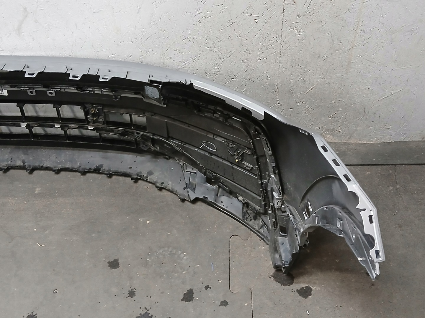 bumper front VW TIGUAN II 2 LIFT 19- R LINE 5NA