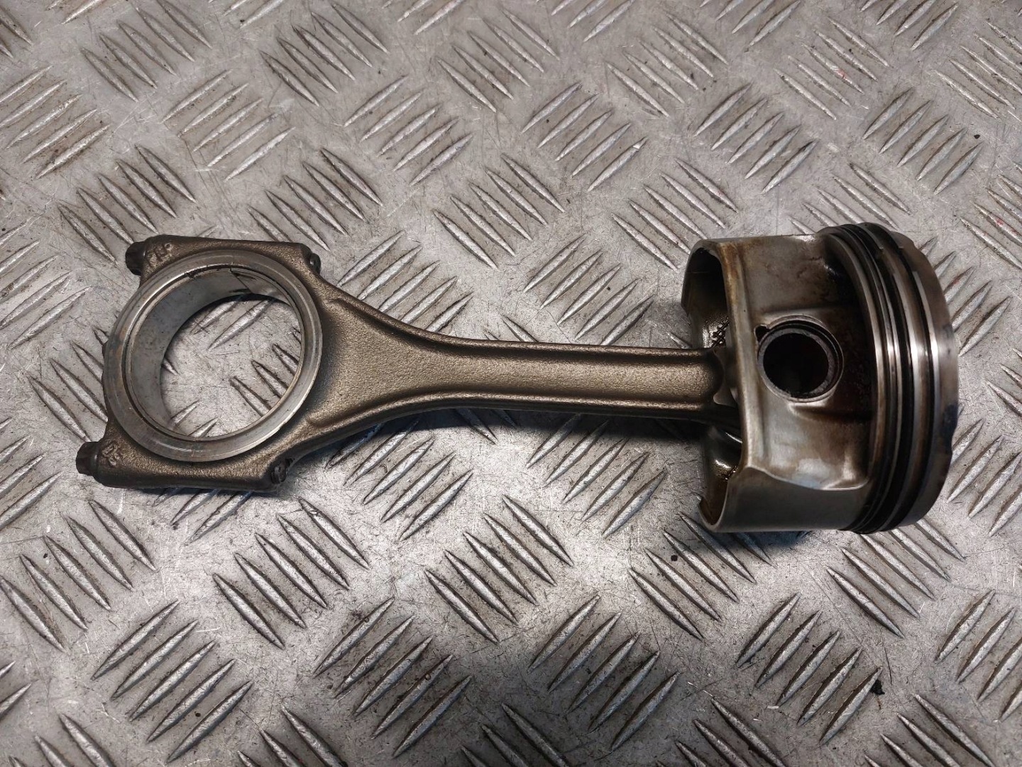 piston + connecting rod AUDI A6 C6 2.4 V6 06EB