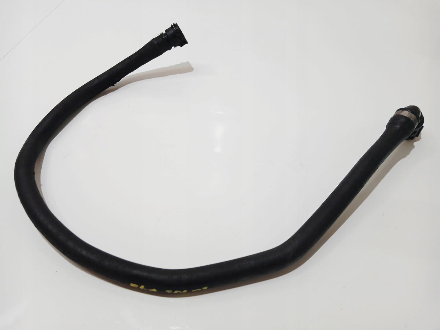 prijenos crijevo hladnjaka vode BMW E60 E61 306D3 OE 7796273 (4824907)