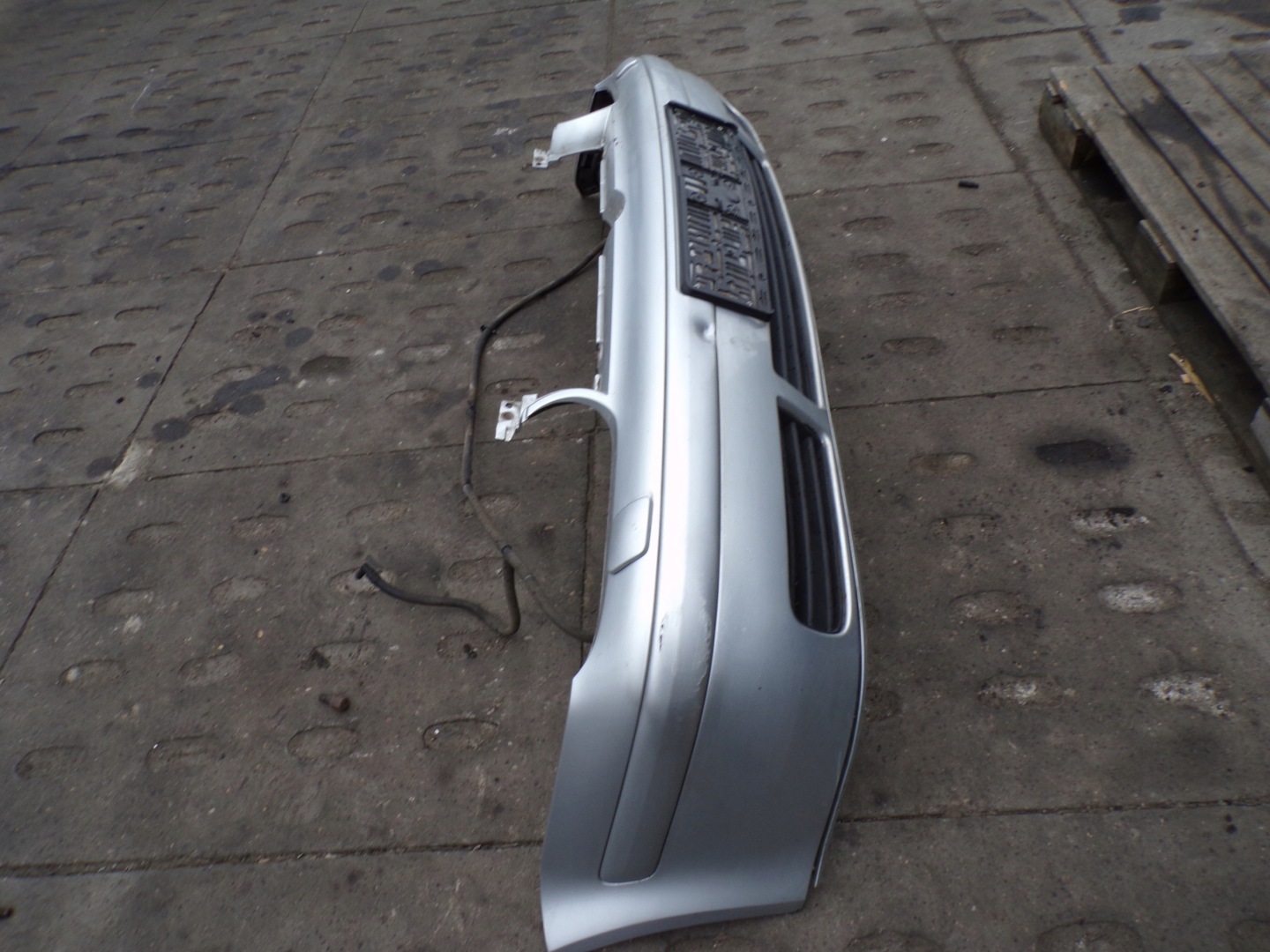 front bumper front VOLKSWAGEN GOLF 4 IV washers (2)