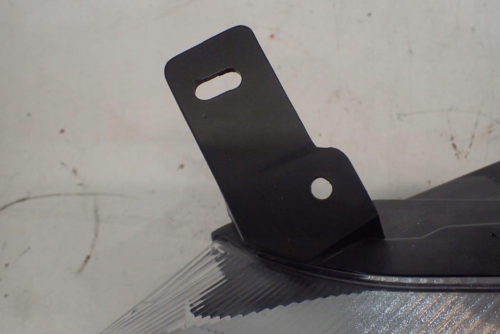 light front front left FORD FIESTA MK8 17