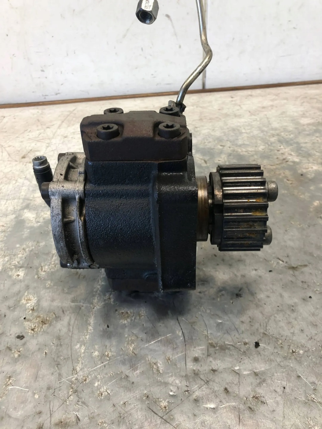 injection pump 1.6 TDI CAY VW POLO V 6R 03L130755E