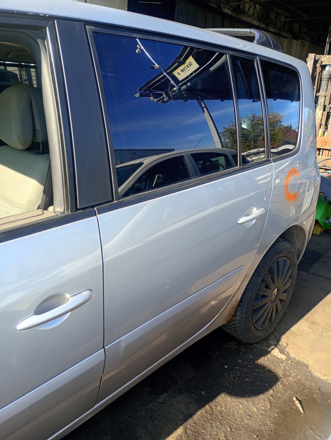 door left rear. rear part Renault Espace IV 4 03-12 code lakieru TED69