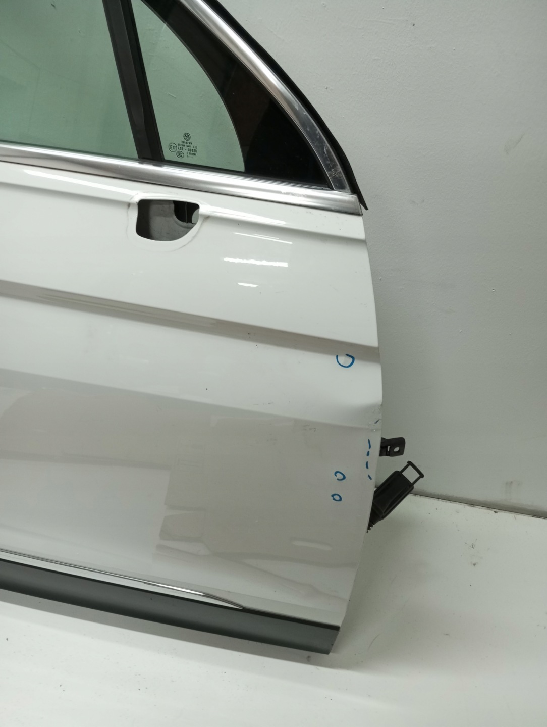 door right front VW TIGUAN 5NA 17R