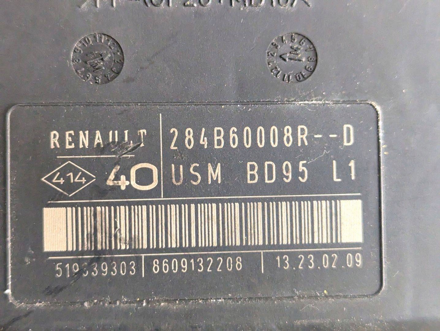 Module fusibles Renault Megane 3 2009 284B60008R