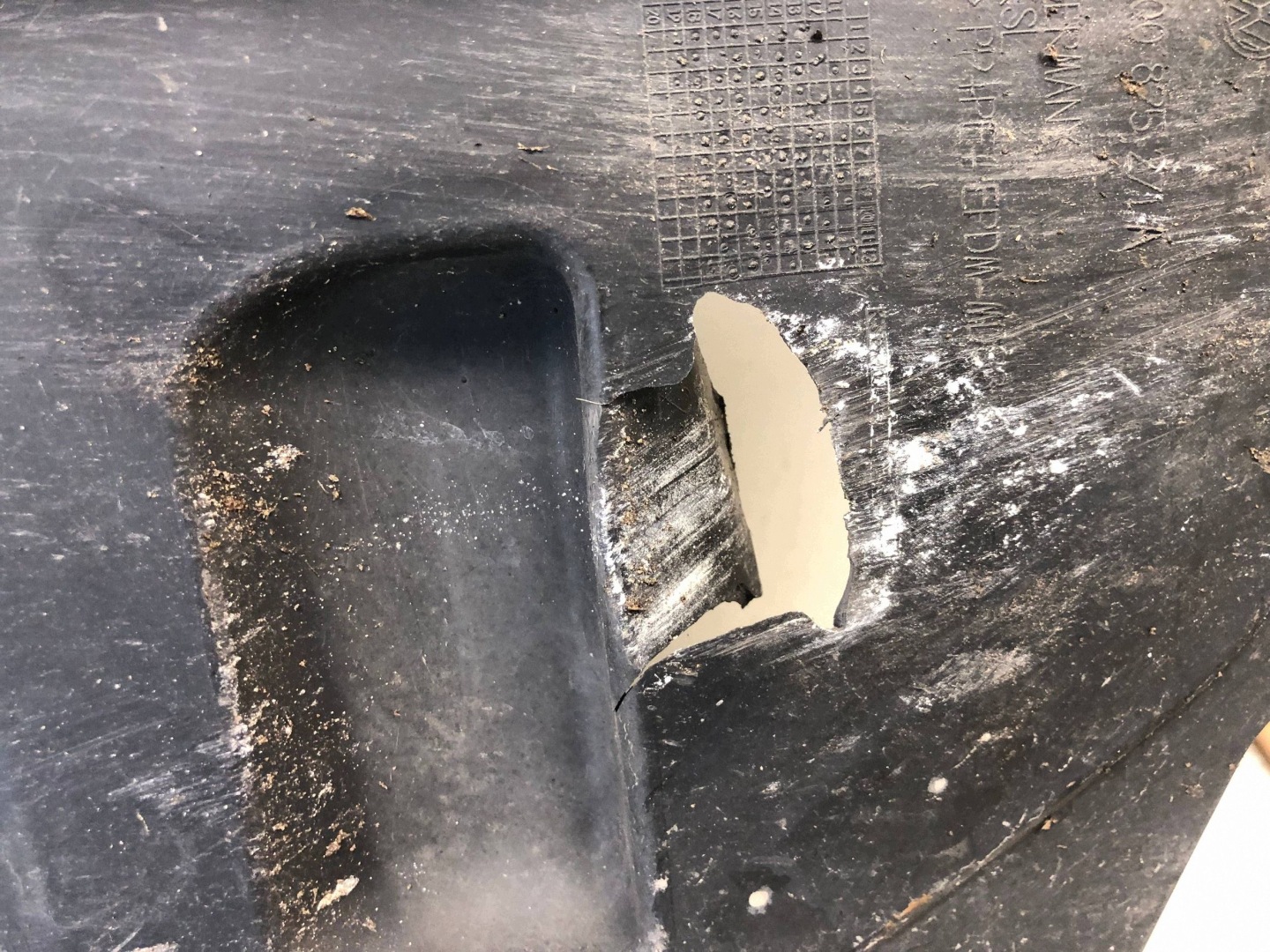 cover chassis left VW GOLF VII LIFT HB 5Q0825201AE