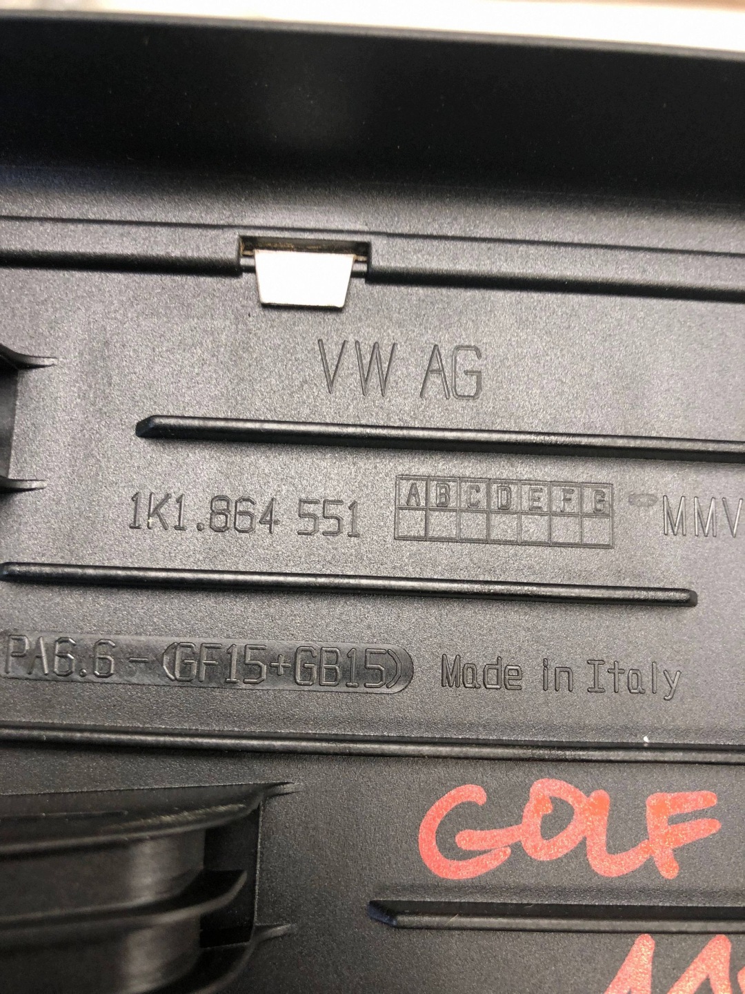 PODSTOPNICA cap VW GOLF VI KOMBI 1K1864551