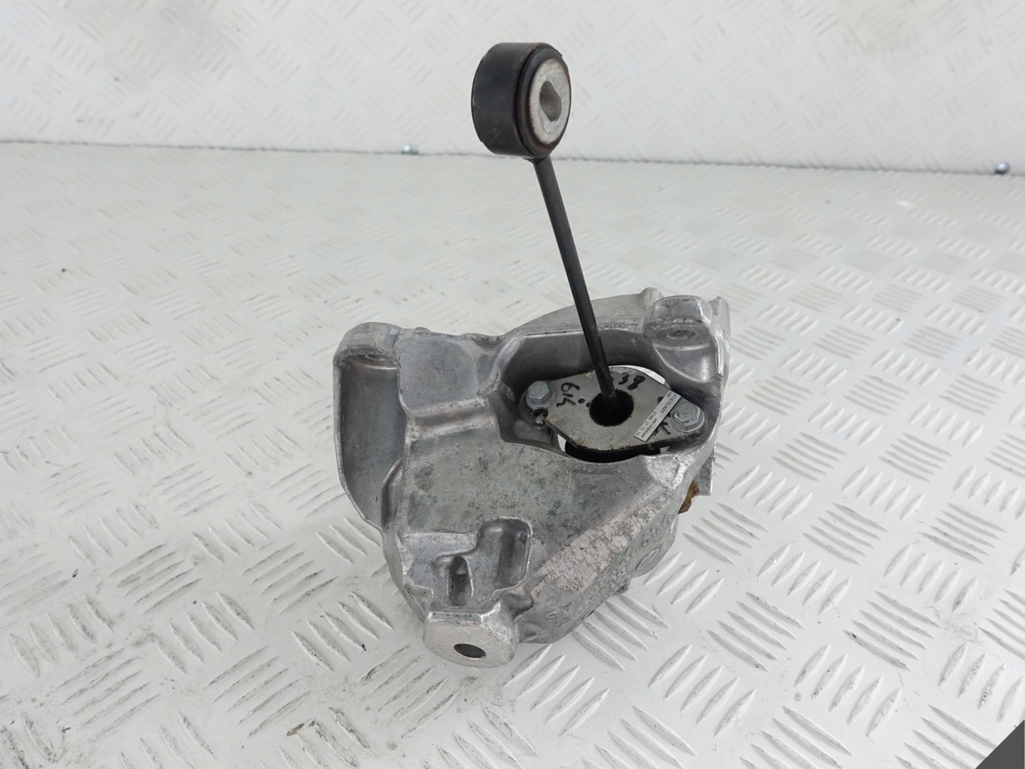 AUDI A4 A5 8W bearing engine mount holder