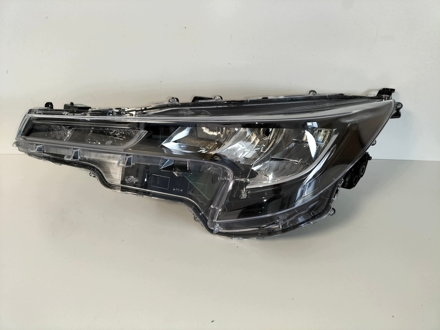 light front reflektor left TOYOTA COROLLA E21 18-22 HB/KOMBI FULL LED