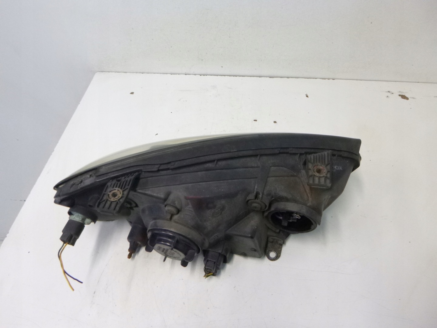 light front Hyundai Elantra 2000r.