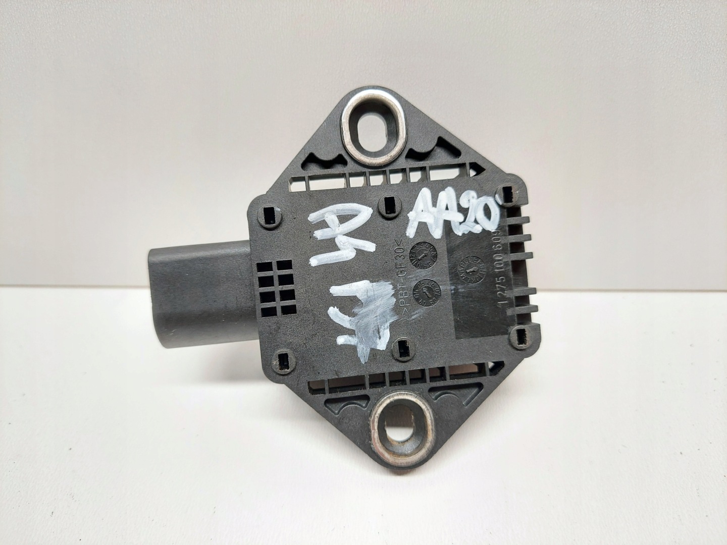 AUDI A4 B7 Capteur SENSOR ESP 8E0907637C