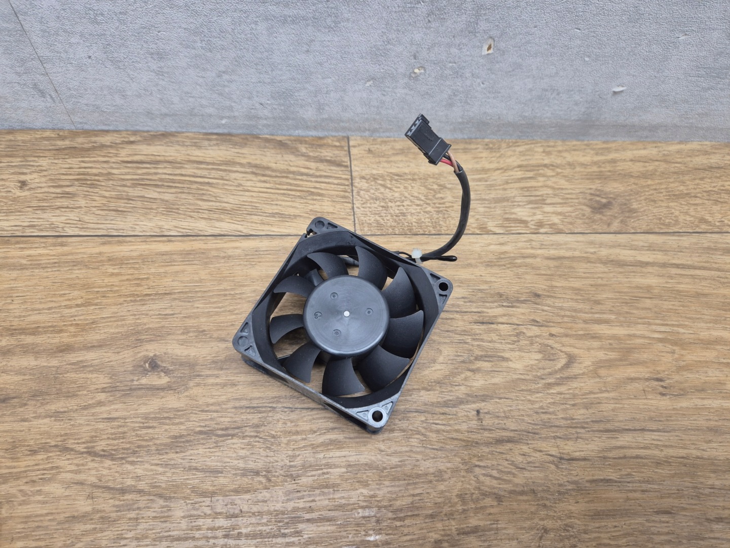 BMW ventilátor zesilovače 6983075