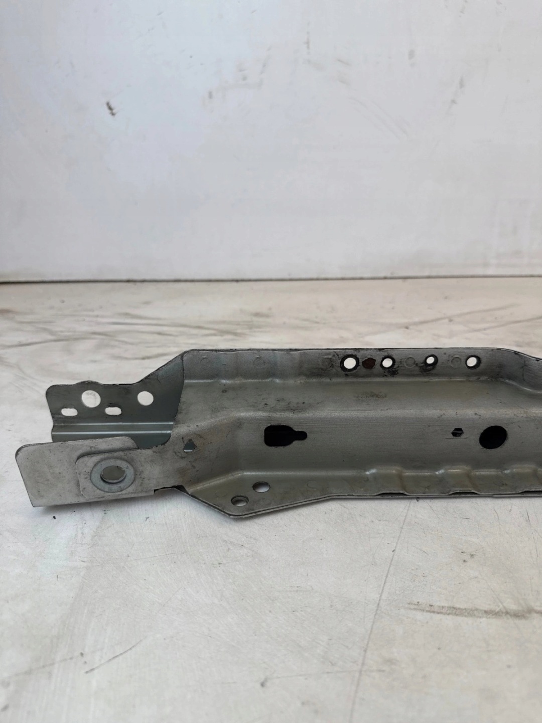 support panel for radiators pillar upper Opel Astra IV J