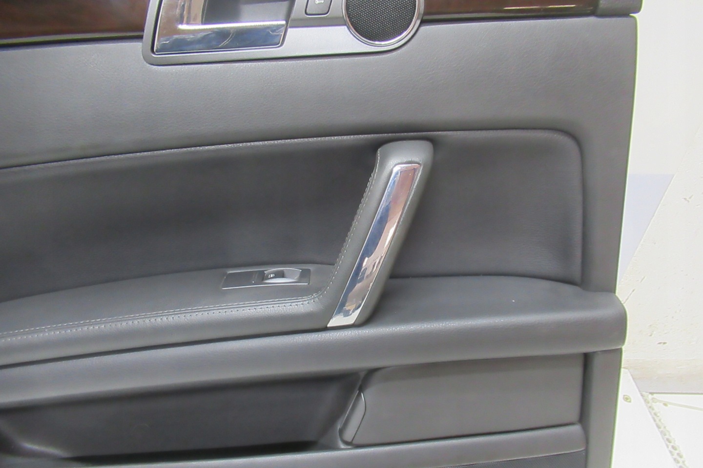 VW PHAETON 06R side door left rear part EUROPA