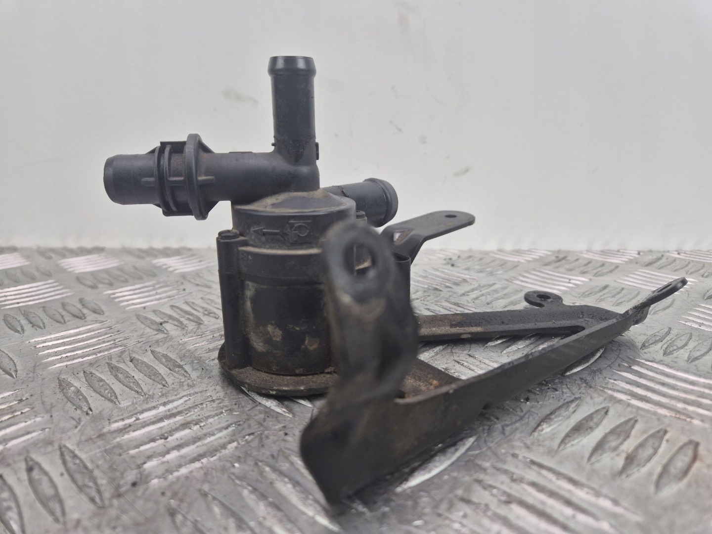 supplementary water pump BMW 3 E90 E91 335i N54 18818211
