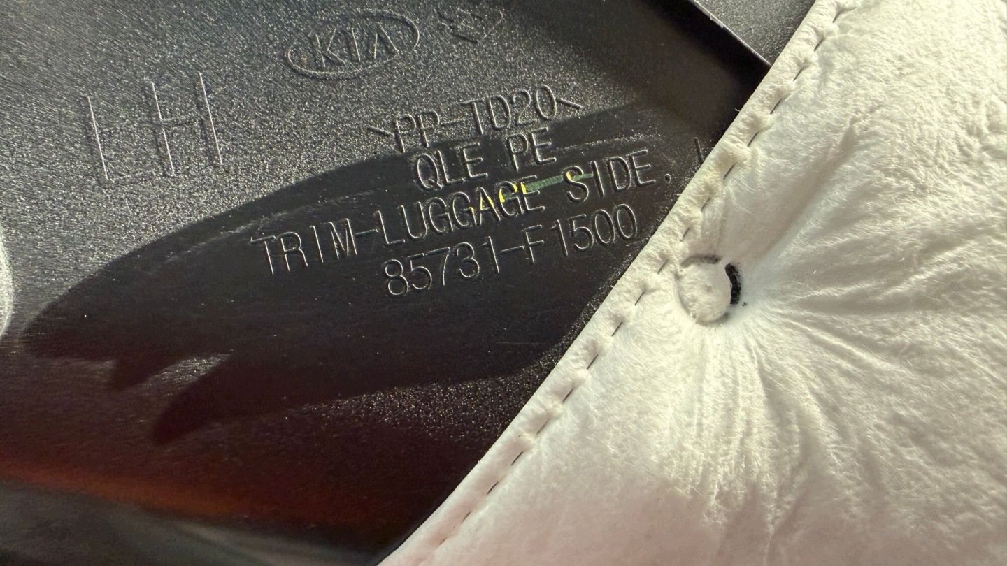 KIA SPORTAGE IV side upholstery boot left left 15-21