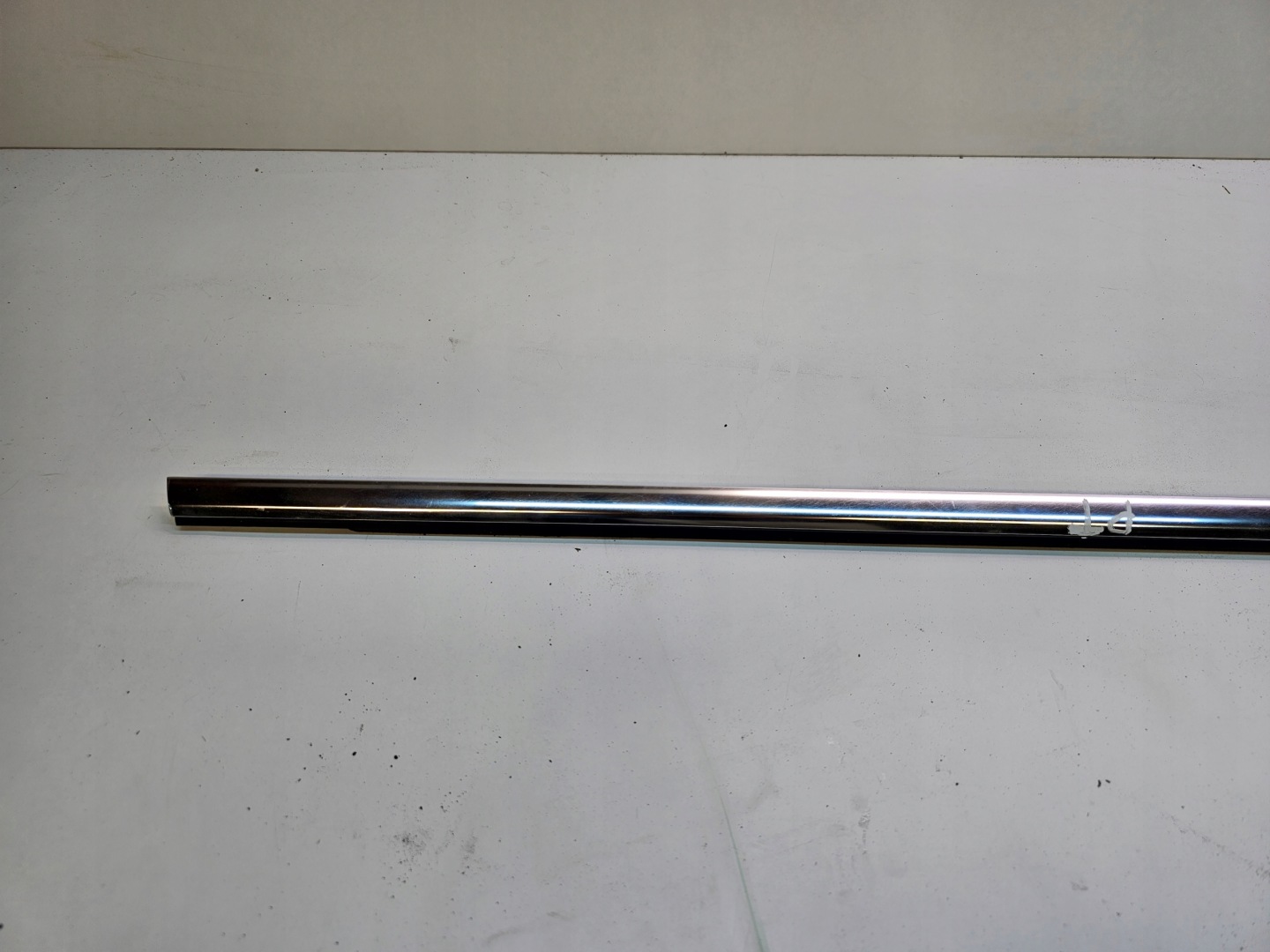 moulding CHROM door AUDI A4 B9 right rear part 8W0853764