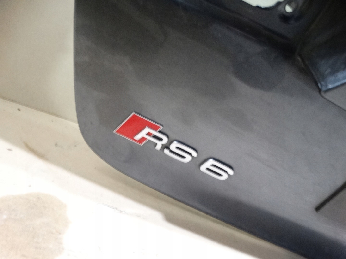 IDEALNA KPL. boot doors AUDI A6 C7 AVANT 1
