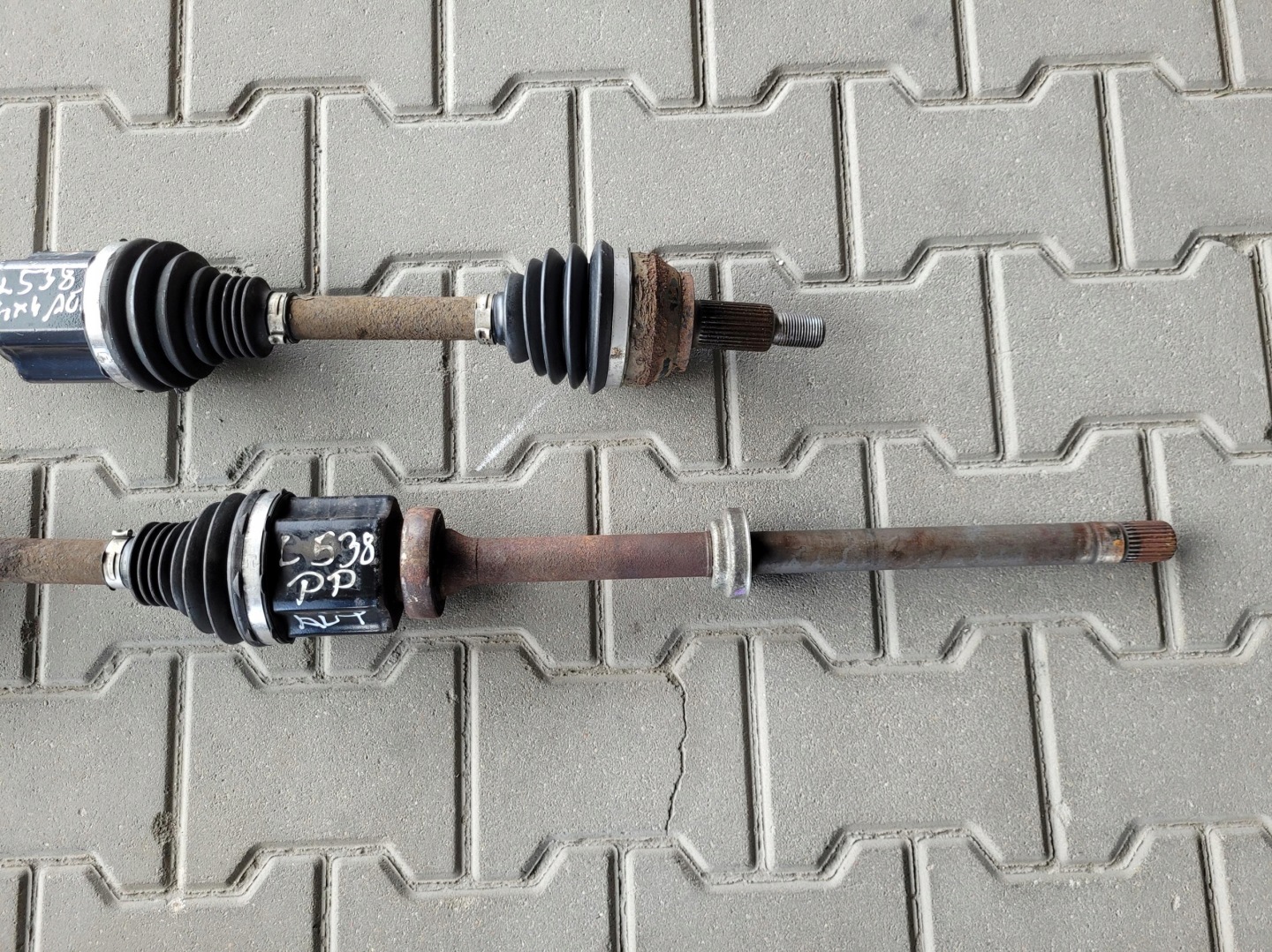 semi-axis front front left LAND RANGE ROVER EVOQUE L538 LIFT 2.0 D AUTOMAT
