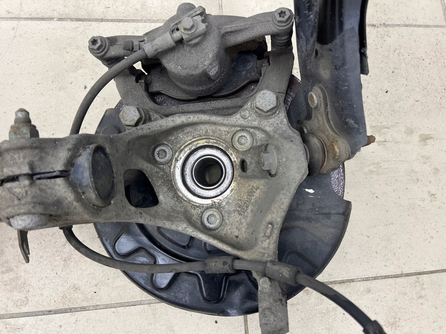 swing McPherson left front 5WA407257A LEON IV AUDI A3 8Y 20R