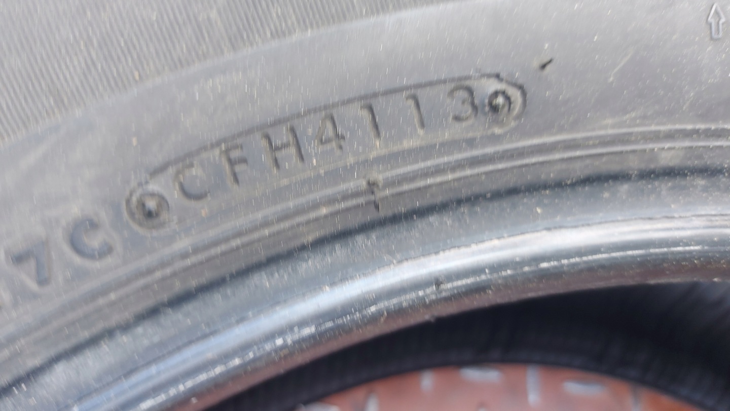 BRIDGESTONE DUELER H/T 687 235/55R18 tyres summer 6,5