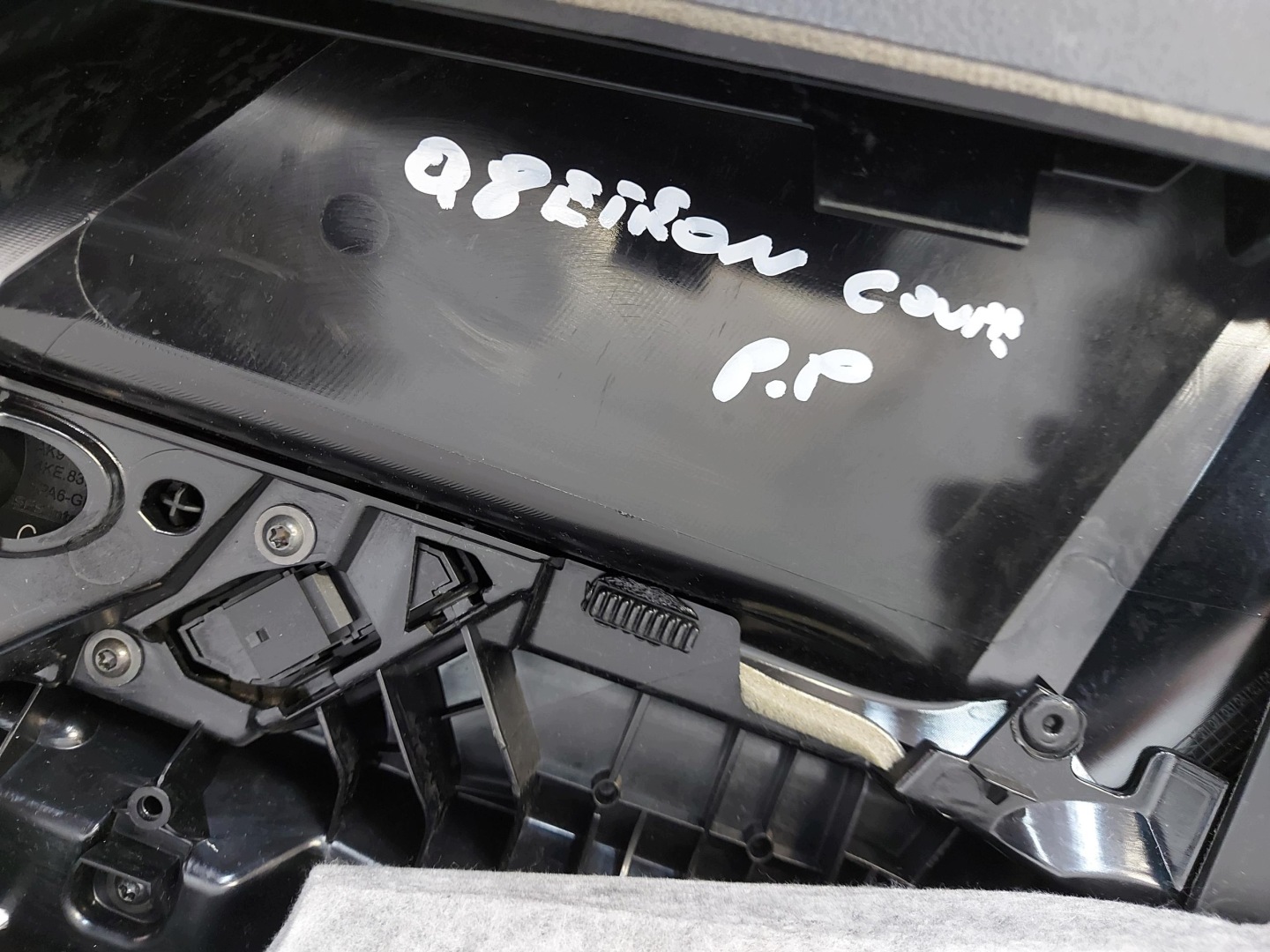 Audi Q8 E-TRON SportBack 4KE upholstery side door right right front