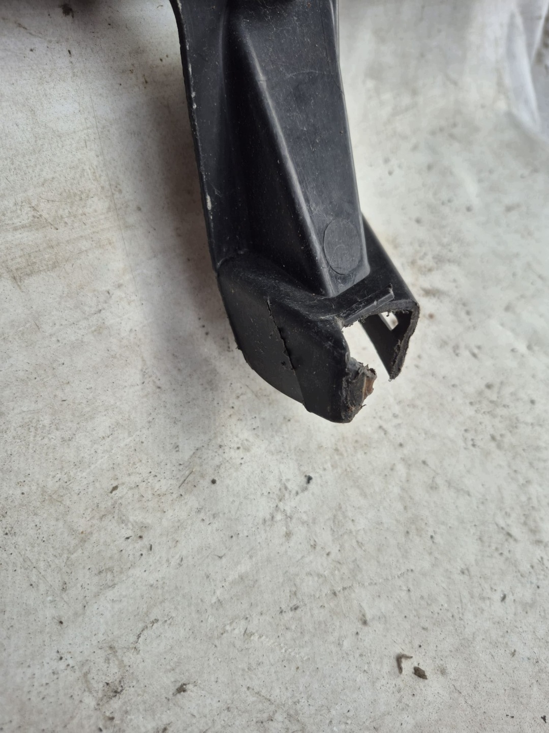 MERCEDES GLK X204 08-12 holder support left right front front