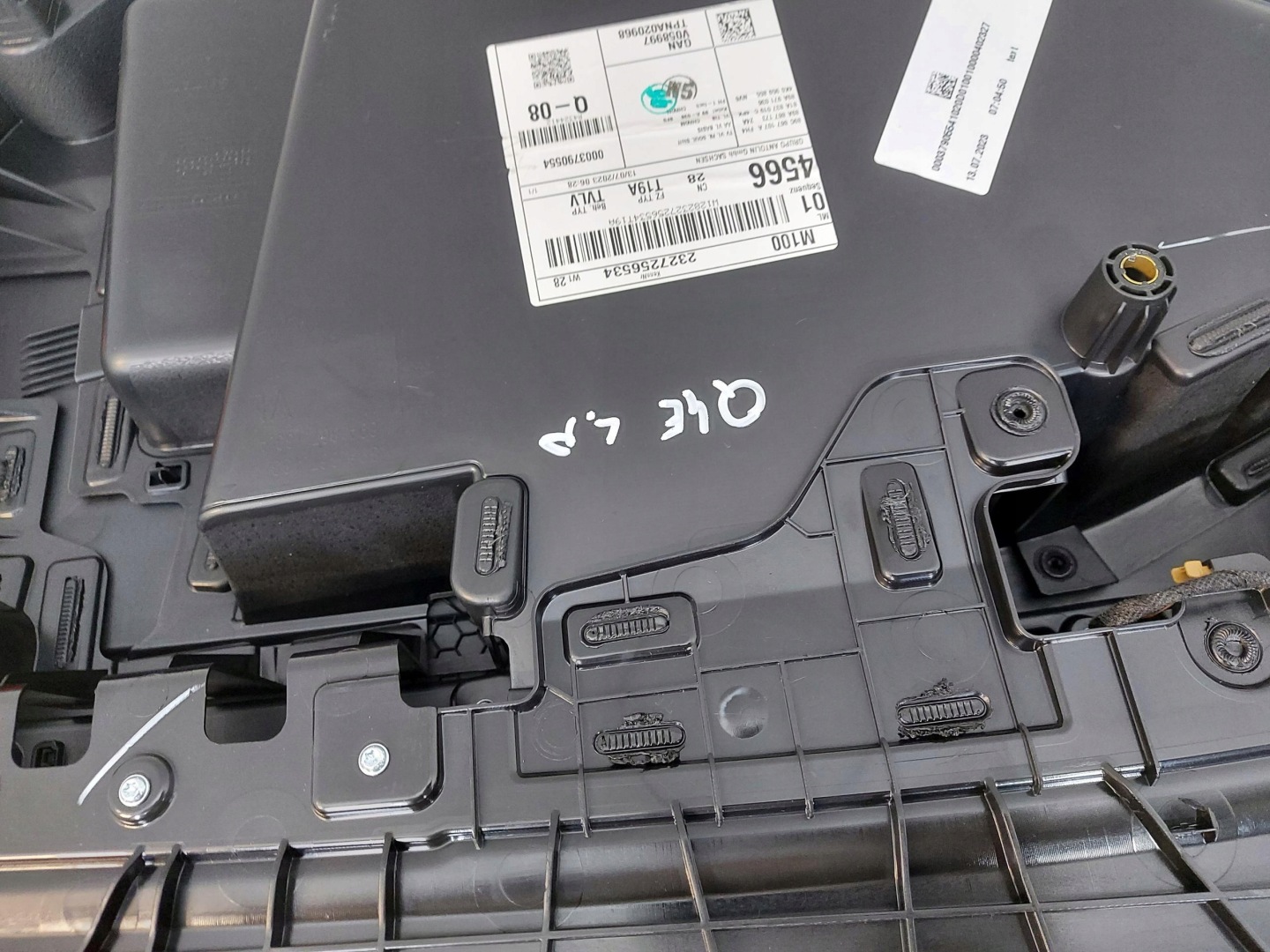 Audi Q4 E-TRON 89A 89E upholstery side door left front 890857197A