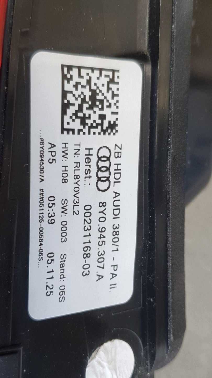 Audi A3 8Y lift light left rear part rear led 8Y0945307A