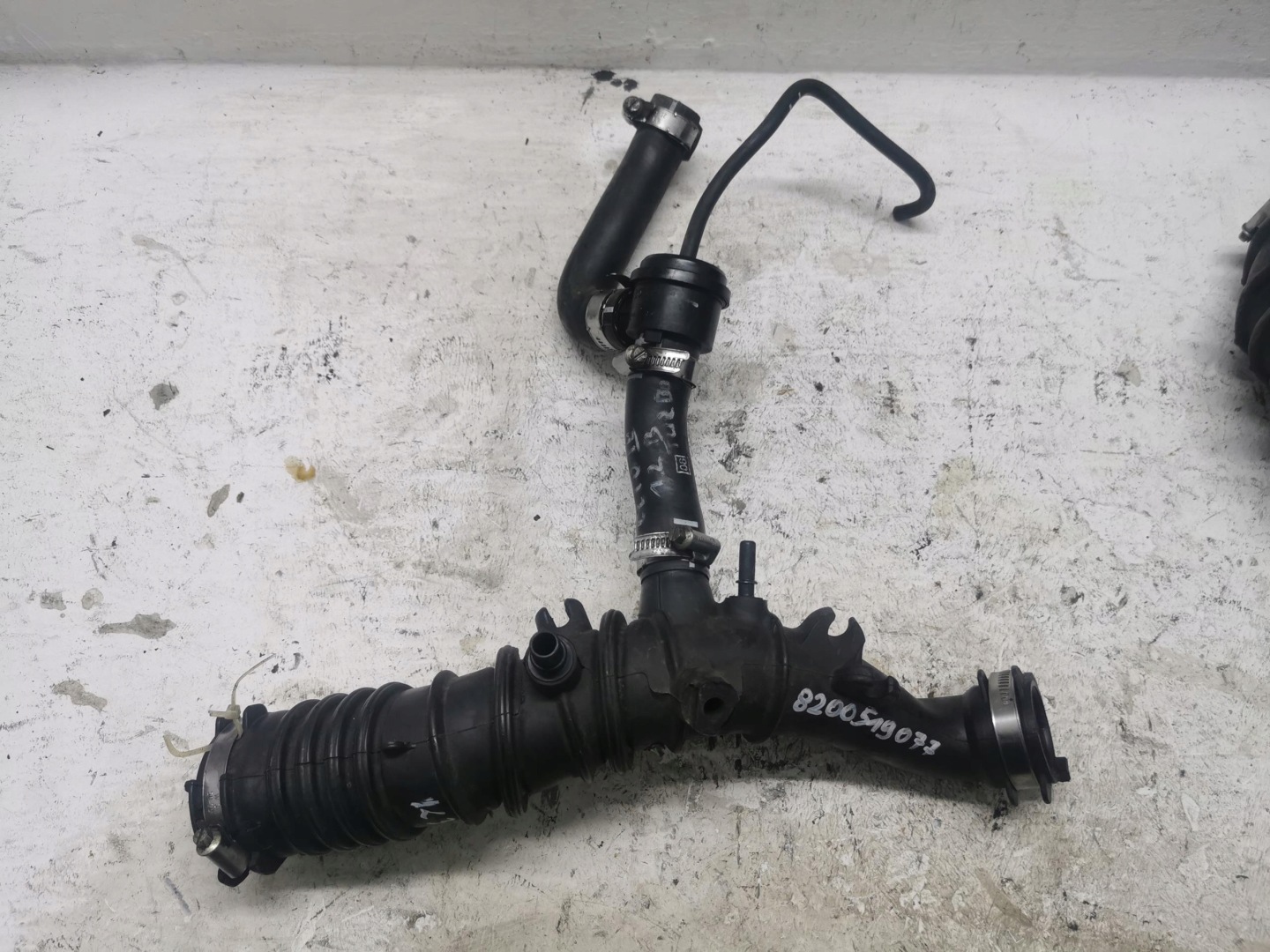 pipe air RENAULT CLIO III 1.2 TCE 8200519077