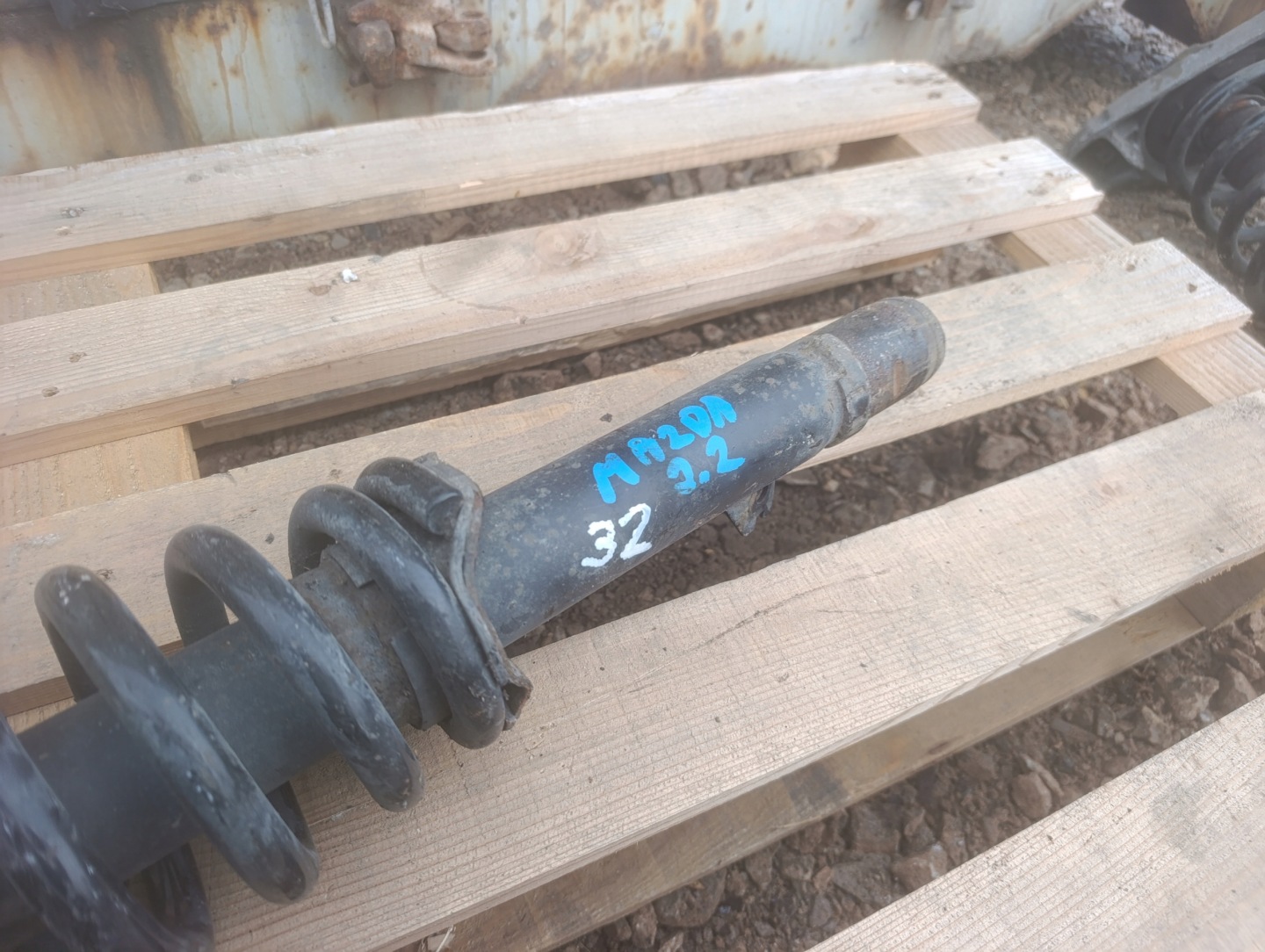macpherson shock absorber right front front mazda 6 2.2