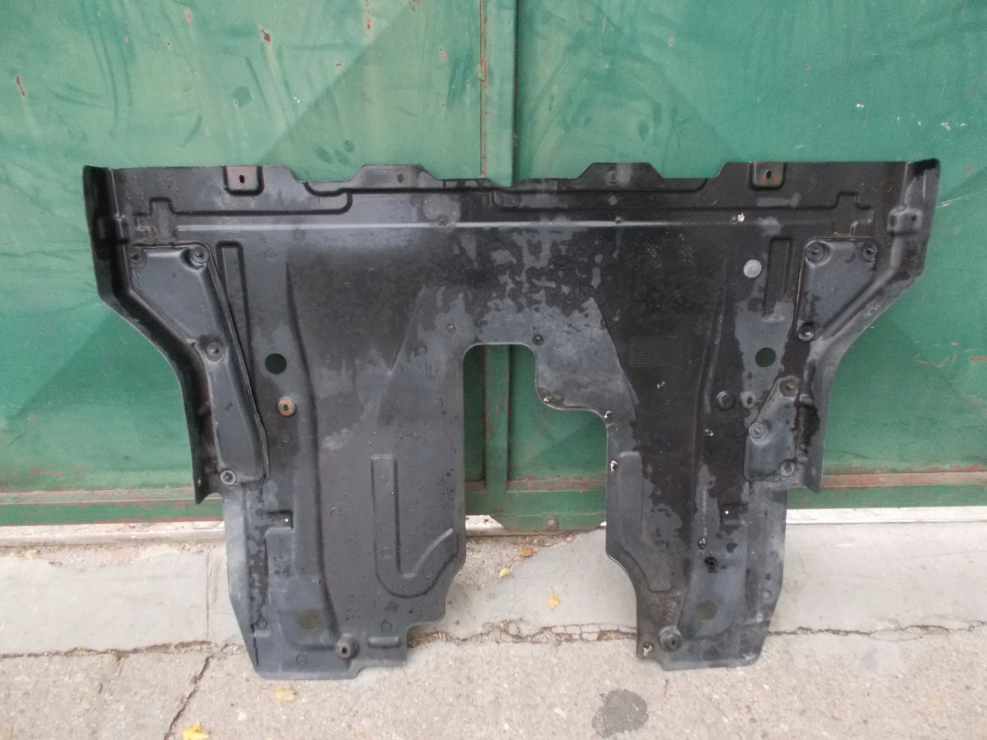 CHEVROLET CRUZE 2.0 D 10R cover below engine 96071460