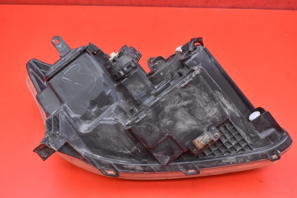 REFLEKTOR left light front lens EU 05-43 TOYOTA AVENSIS 2 II T25 02-06