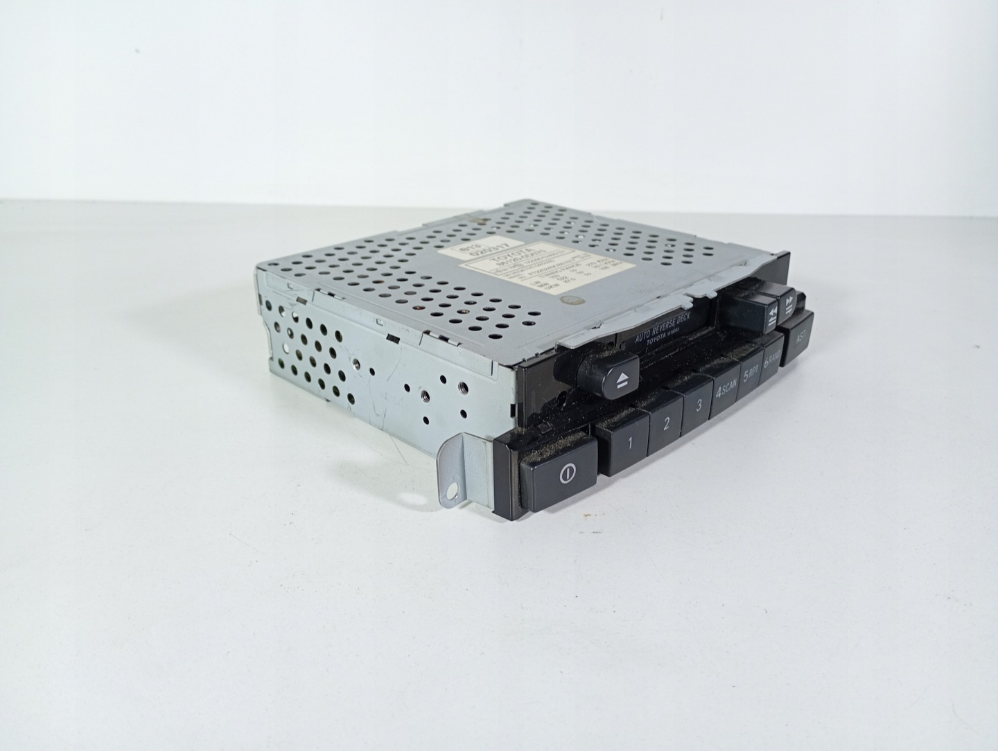 Toyota Yaris 1 99-06 RADIO original missing code OE 861200D070