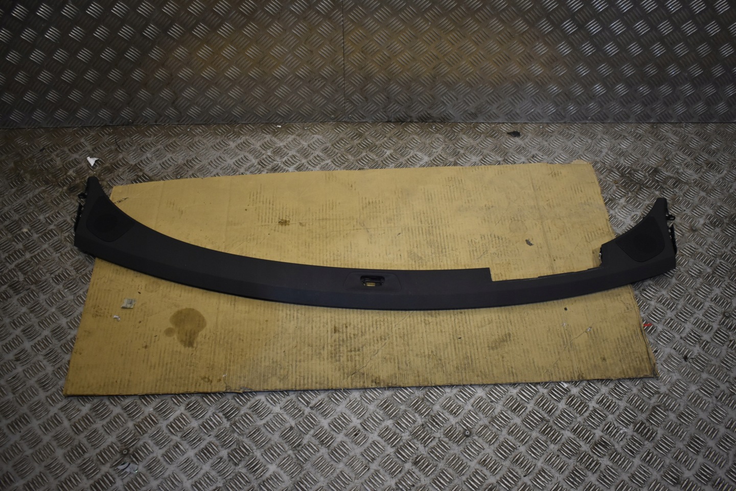 IDEALNA MOULAGE CONSOLE AUDI A6 C7 1