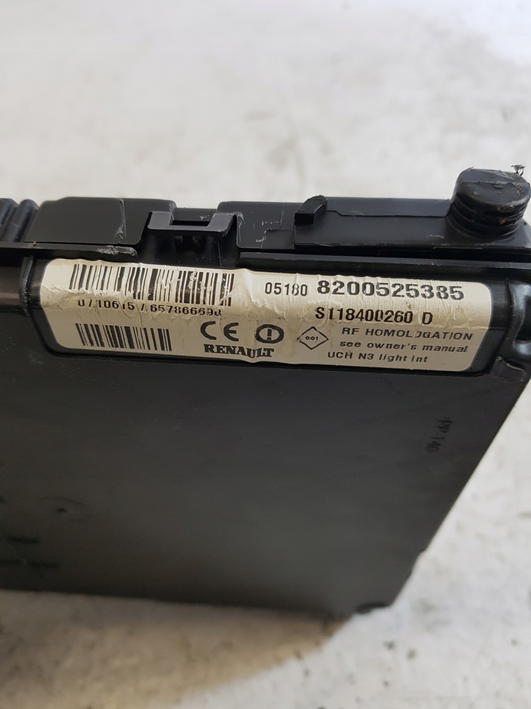 Module UCH RENAULT SCENIC 2 8200525385
