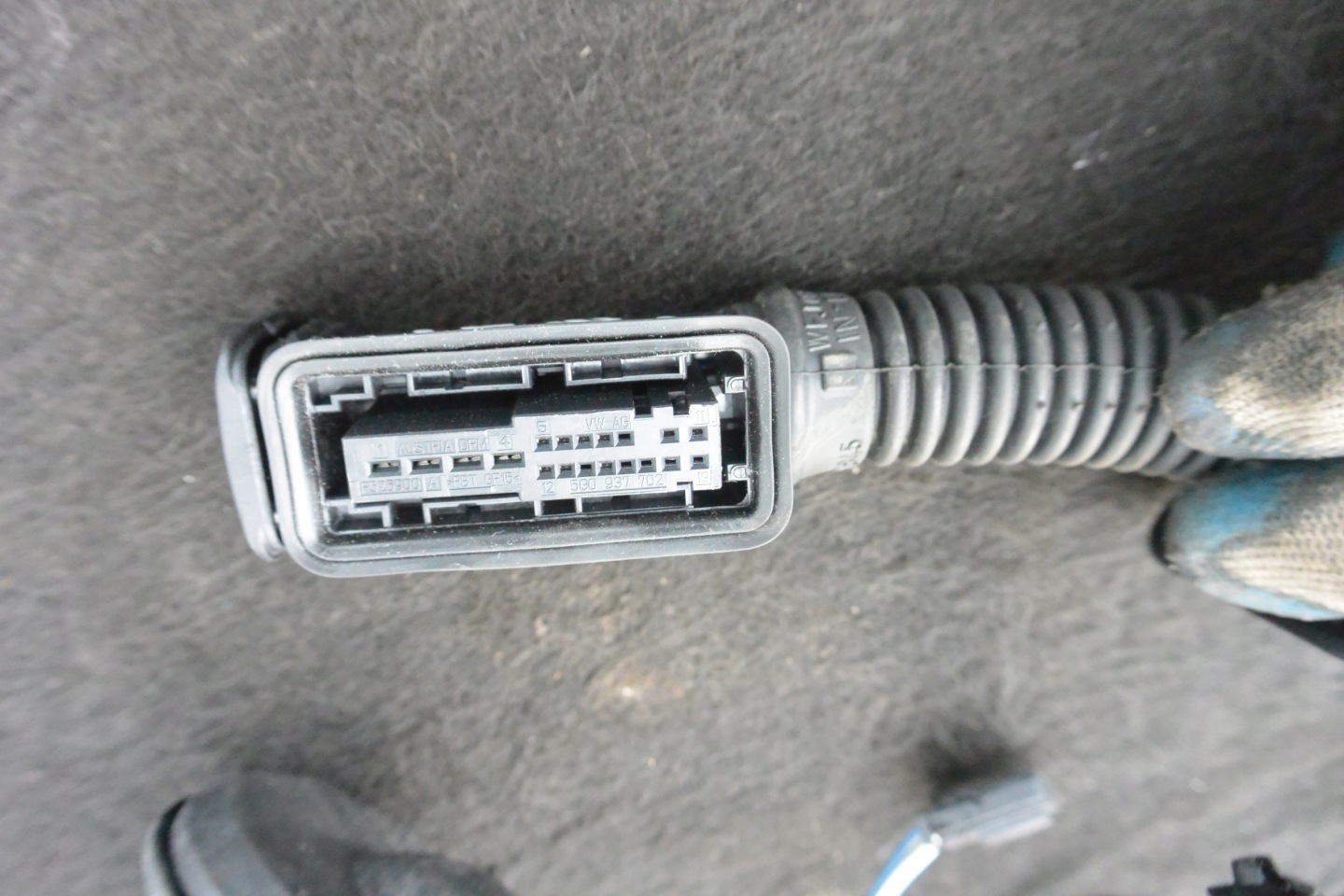 bundle wiring door left rear part VW TOUAREG III