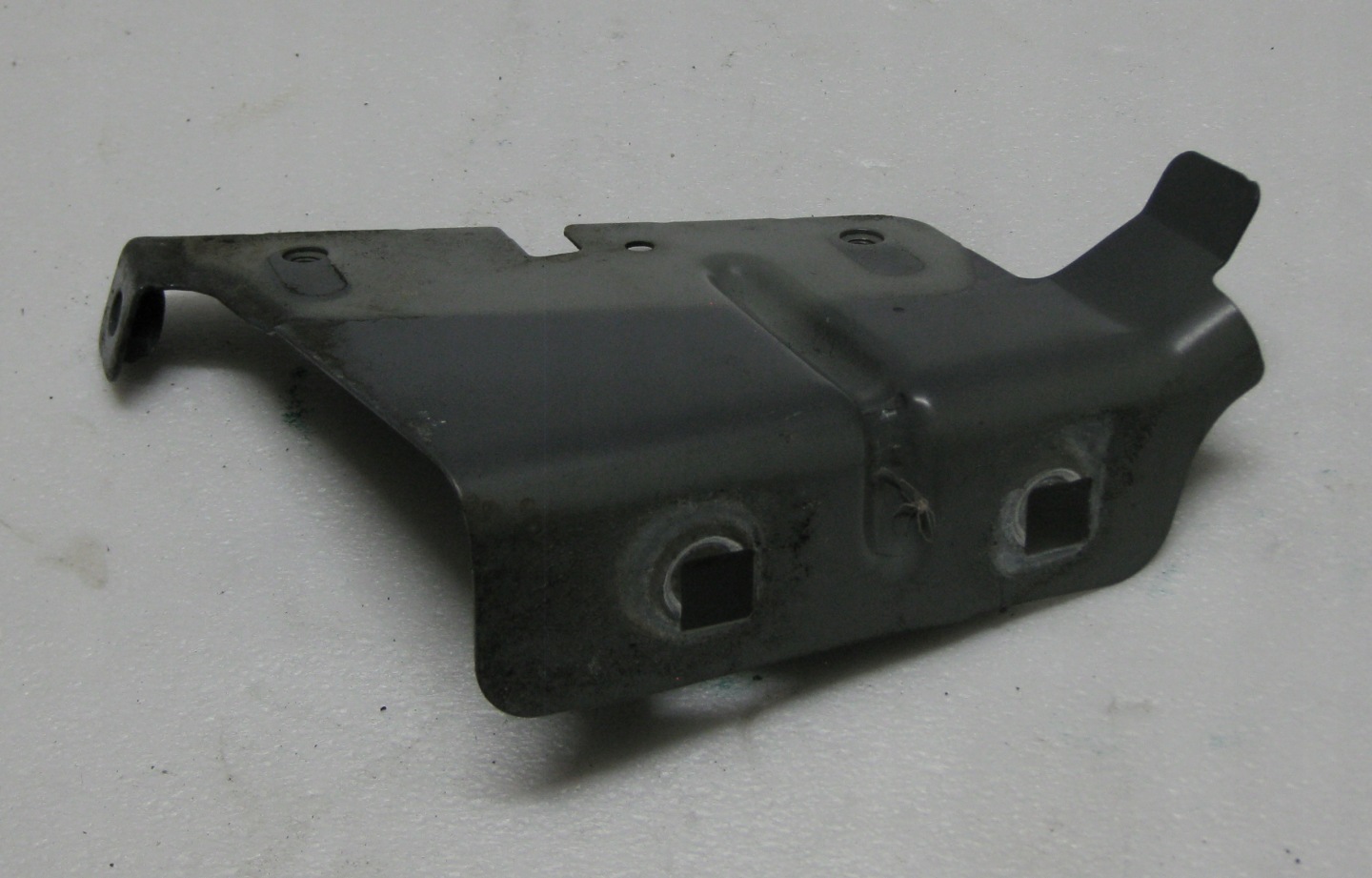 RENAULT MASTER III LIFT staffa parafango destra anteriore 641C20003R
