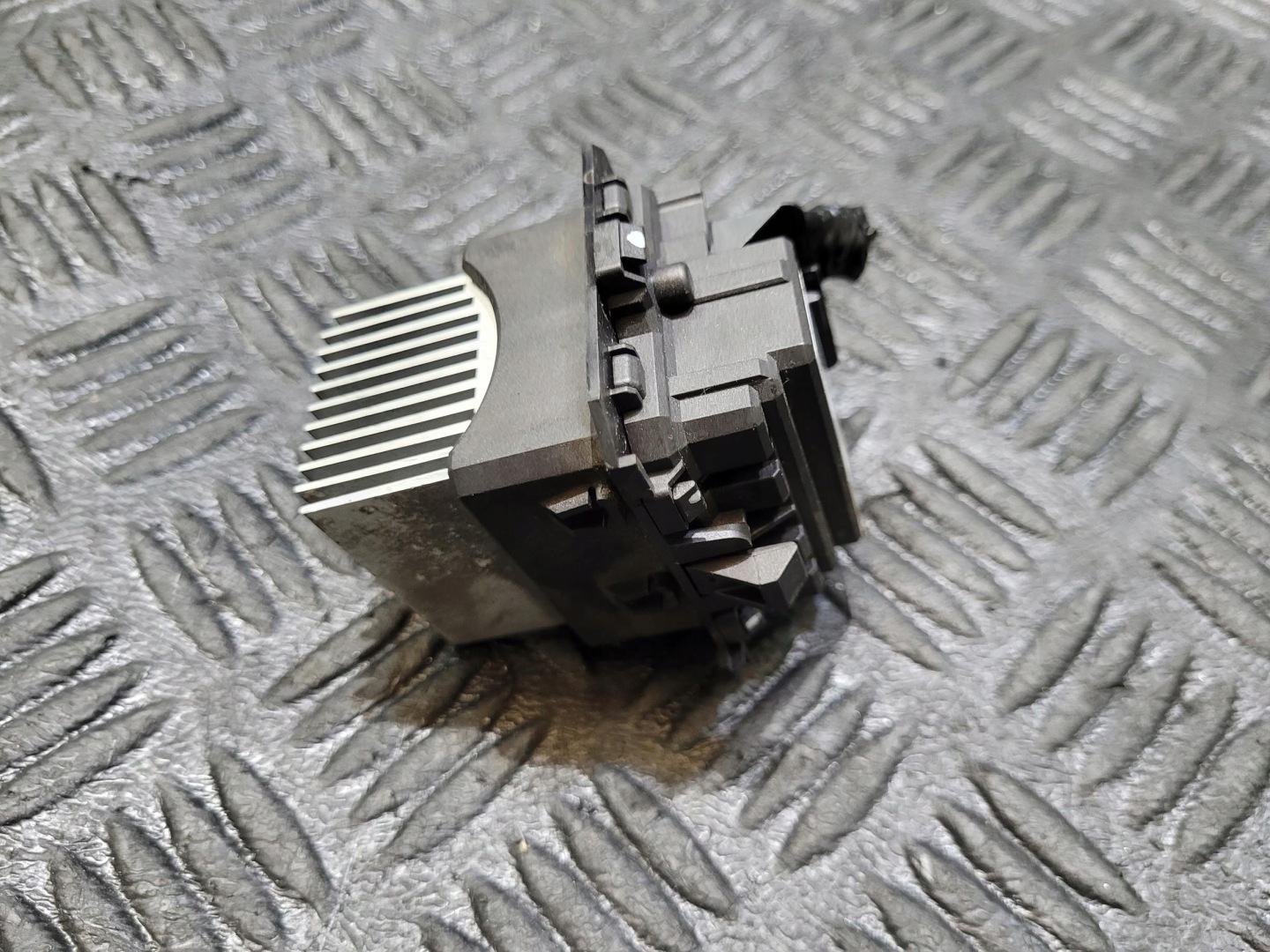 heater resistor T1014302U-C NISSAN LEAF II ZE1